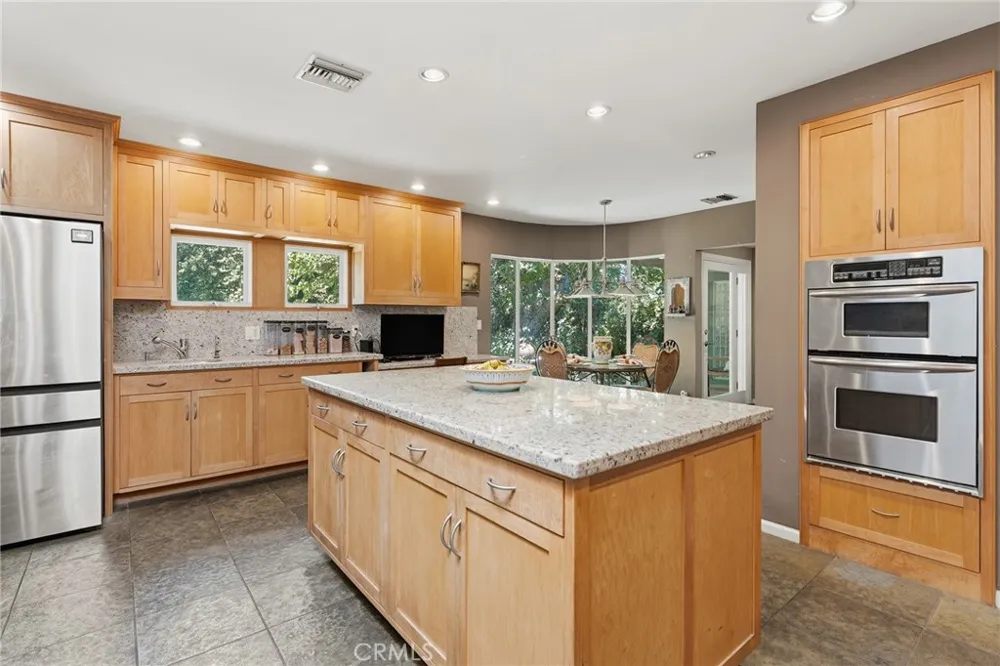 4956 Hood Drive Woodland Hills, CA 91364