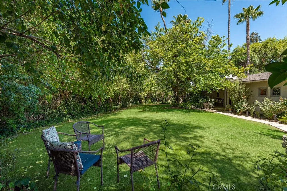 4956 Hood Drive Woodland Hills, CA 91364