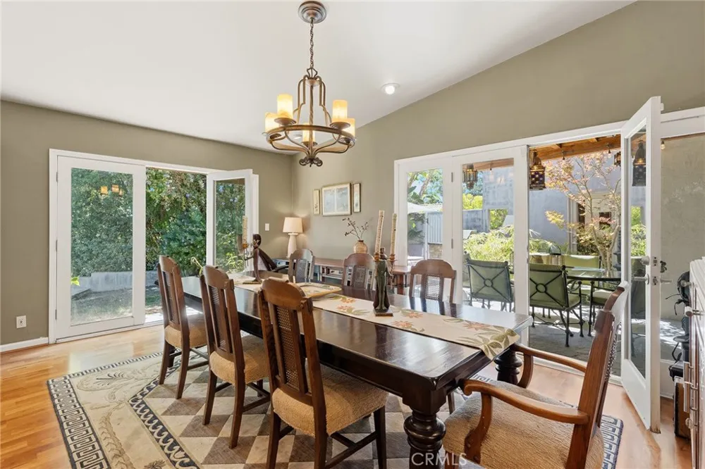 4956 Hood Drive Woodland Hills, CA 91364
