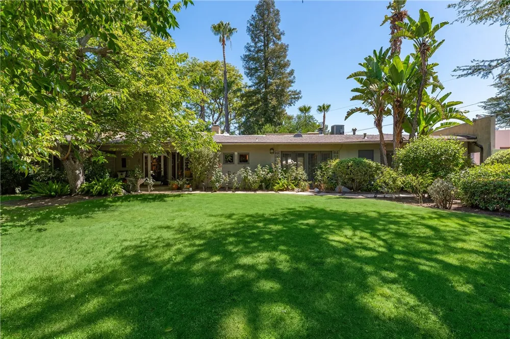 4956 Hood Drive Woodland Hills, CA 91364