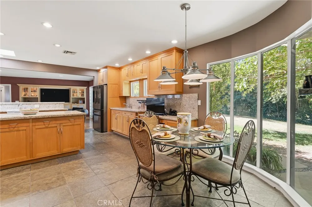 4956 Hood Drive Woodland Hills, CA 91364