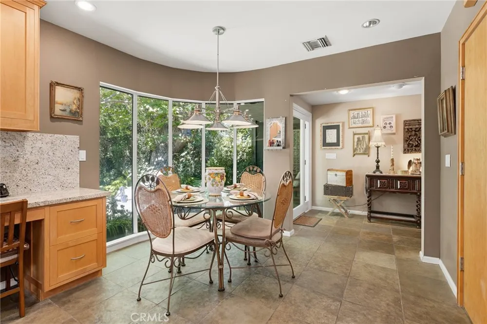 4956 Hood Drive Woodland Hills, CA 91364