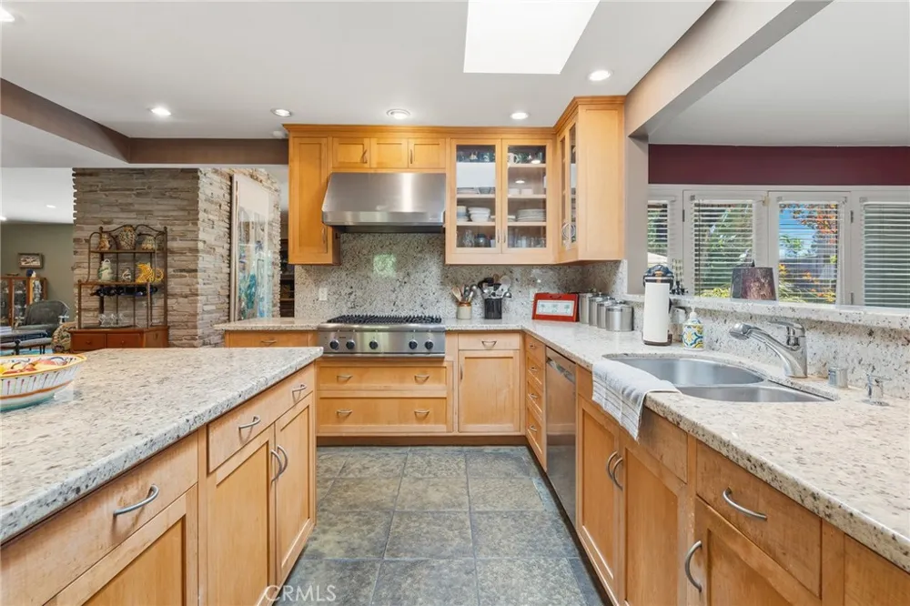4956 Hood Drive Woodland Hills, CA 91364