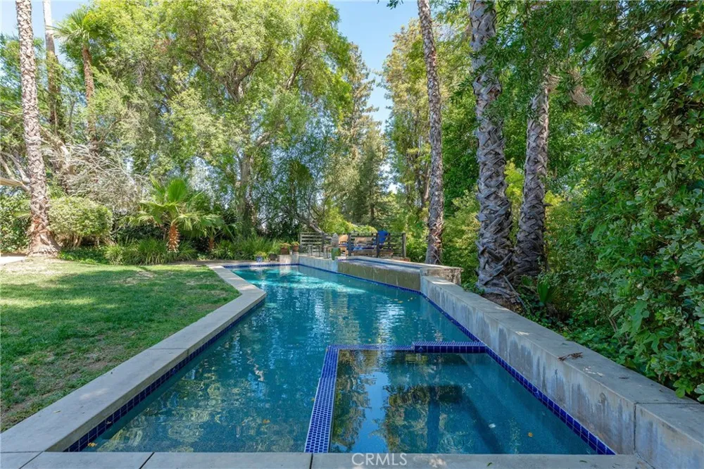 4956 Hood Drive Woodland Hills, CA 91364