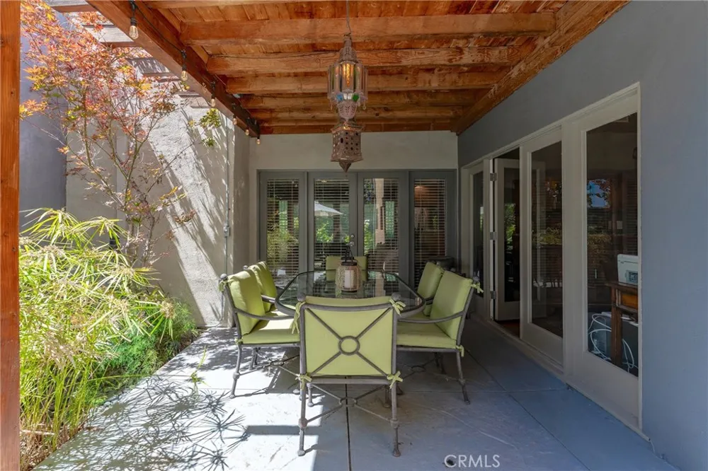 4956 Hood Drive Woodland Hills, CA 91364