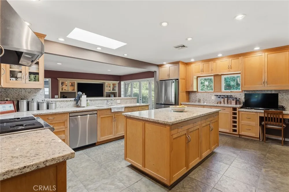 4956 Hood Drive Woodland Hills, CA 91364