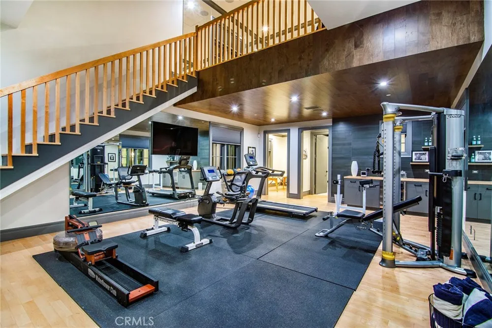 5546 JED SMITH ROAD Hidden Hills, CA 91302