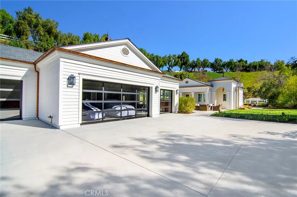 5546 JED SMITH ROAD Hidden Hills, CA 91302