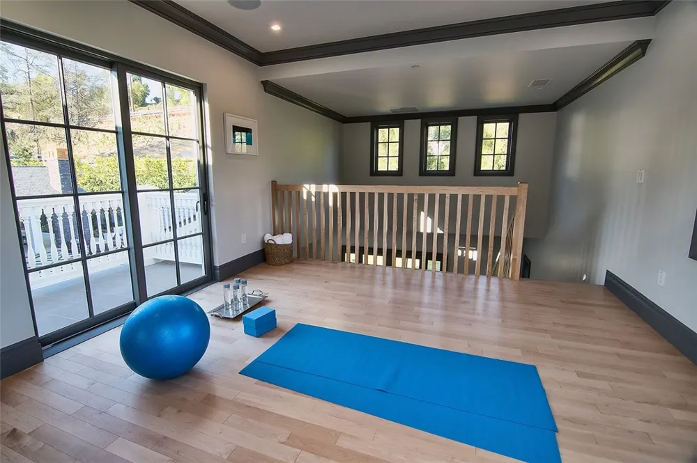 5546 JED SMITH ROAD Hidden Hills, CA 91302