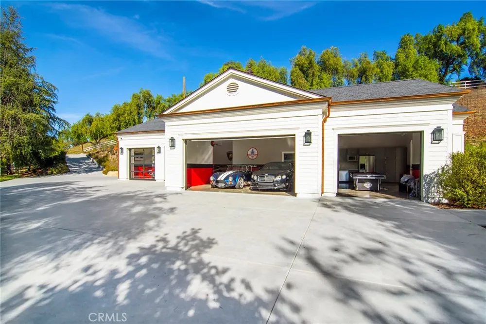 5546 JED SMITH ROAD Hidden Hills, CA 91302