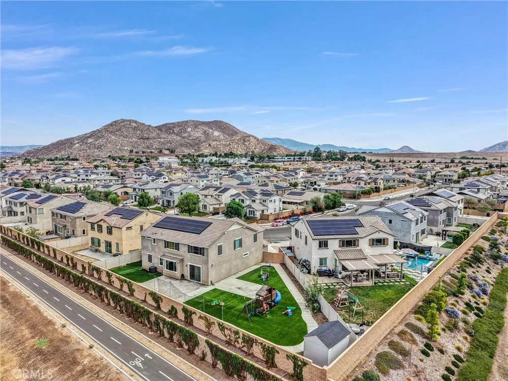 4570 Eagle Perris, CA 92571