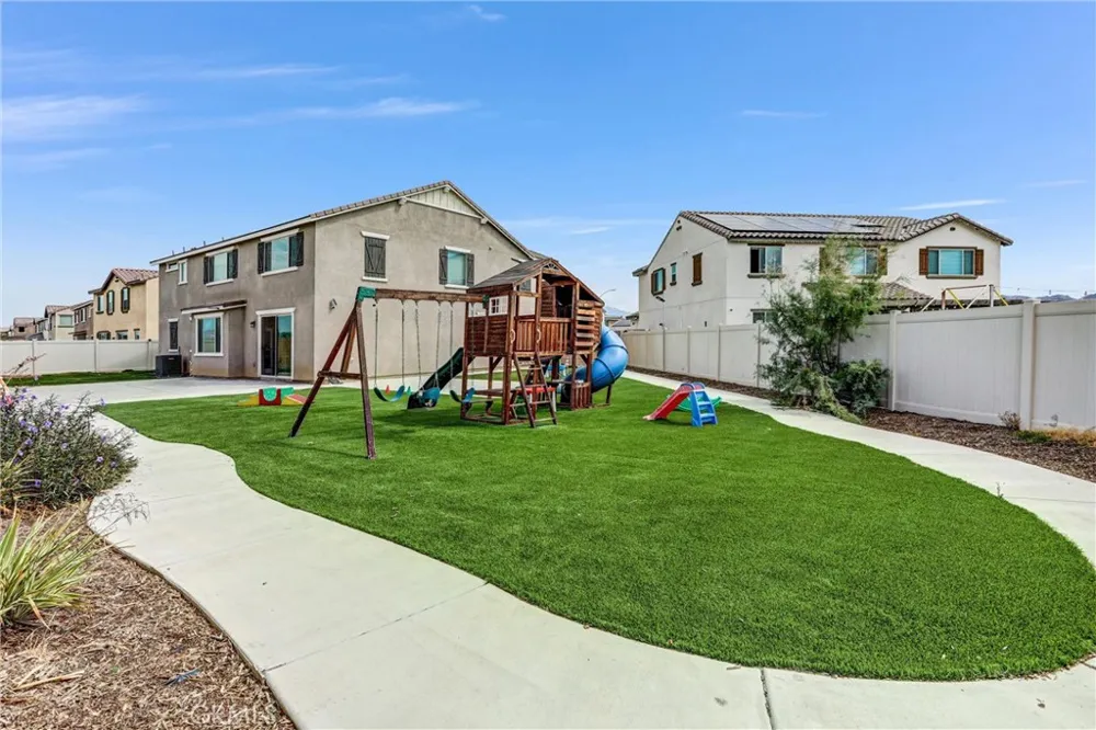 4570 Eagle Avenue Perris, CA 92571