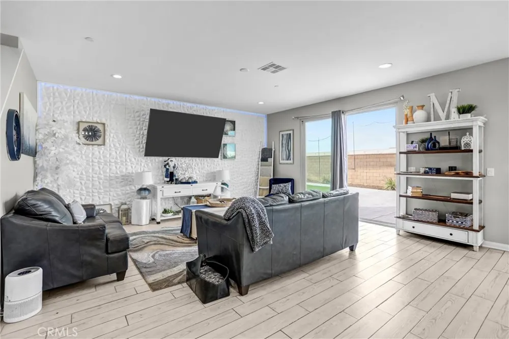 4570 Eagle Perris, CA 92571