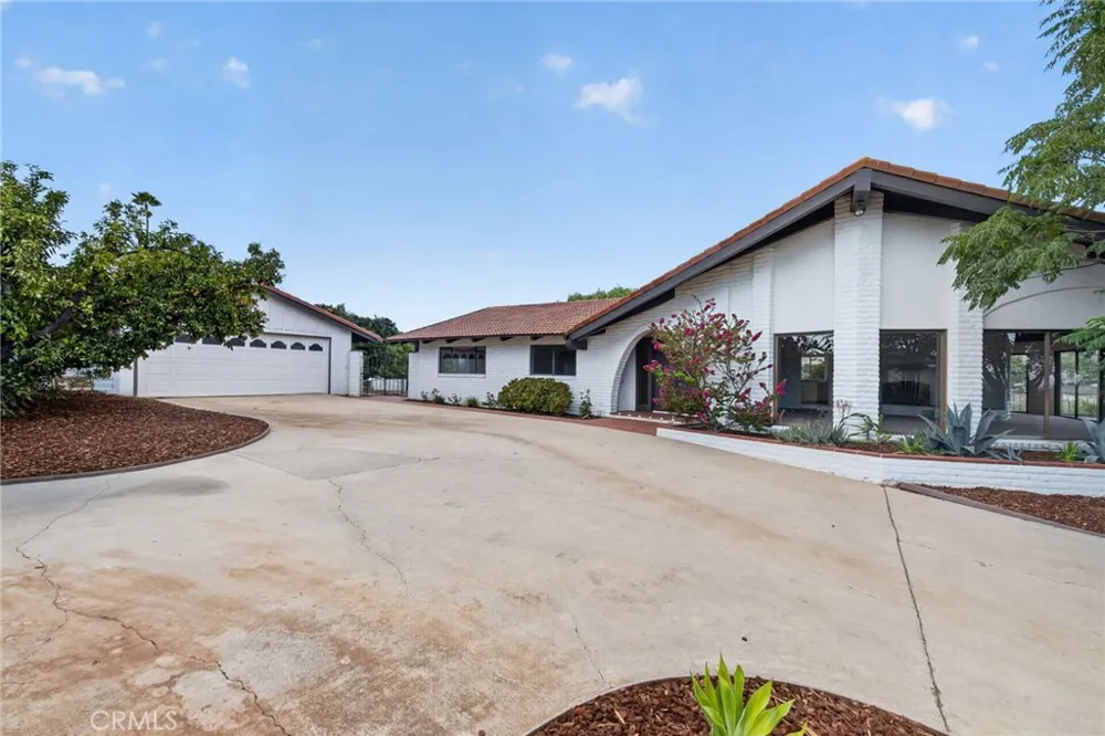 2801 E Mission Fallbrook, CA 92028