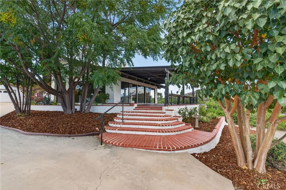 2801 E Mission Fallbrook, CA 92028