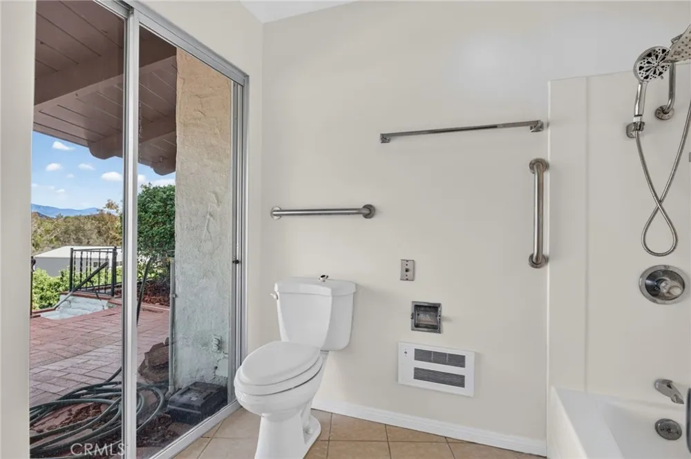 2801 E Mission Fallbrook, CA 92028