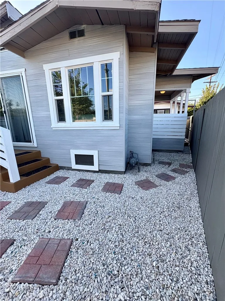 166 French Los Angeles, CA 90065