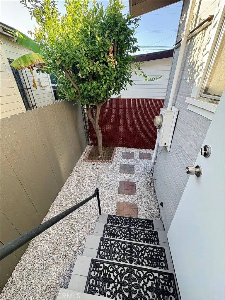 166 French Los Angeles, CA 90065