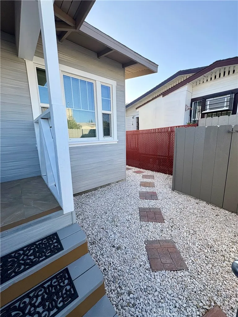 166 French Los Angeles, CA 90065