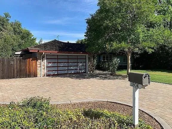 1804 Newcastle Drive Los Altos, CA 94024