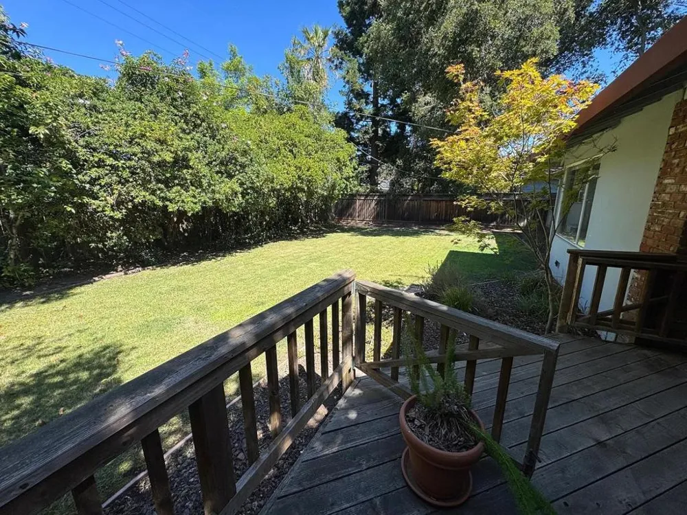 1804 Newcastle Drive Los Altos, CA 94024