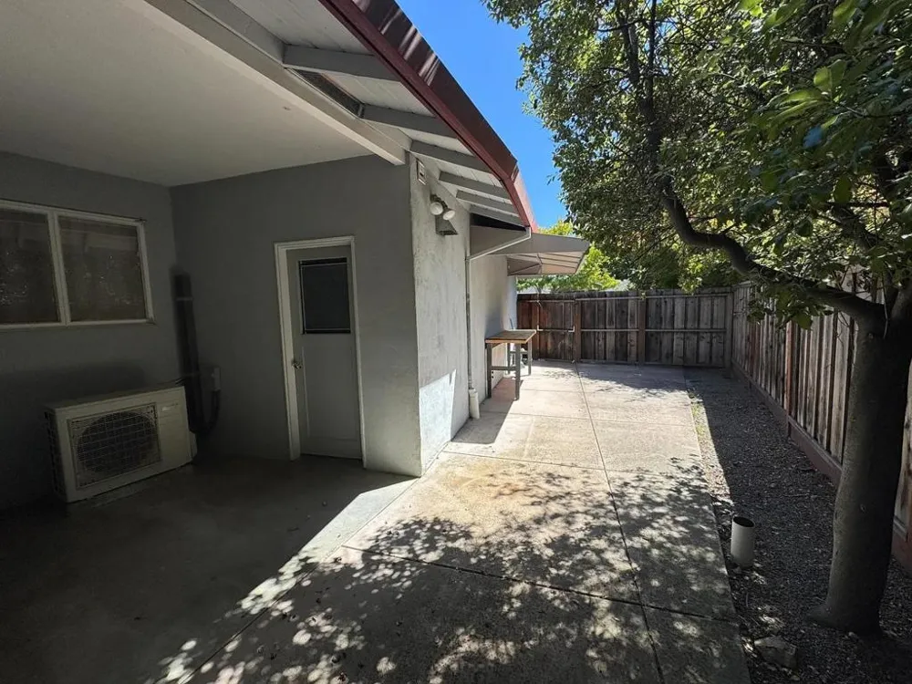 1804 Newcastle Drive Los Altos, CA 94024