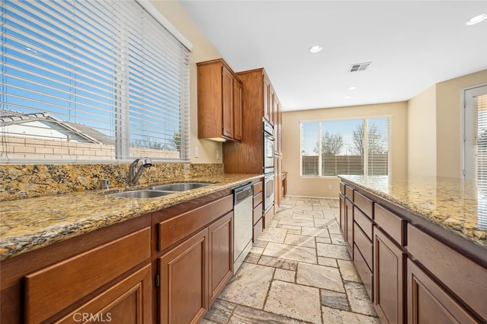 28365 Little Lake Court Menifee, CA 92585
