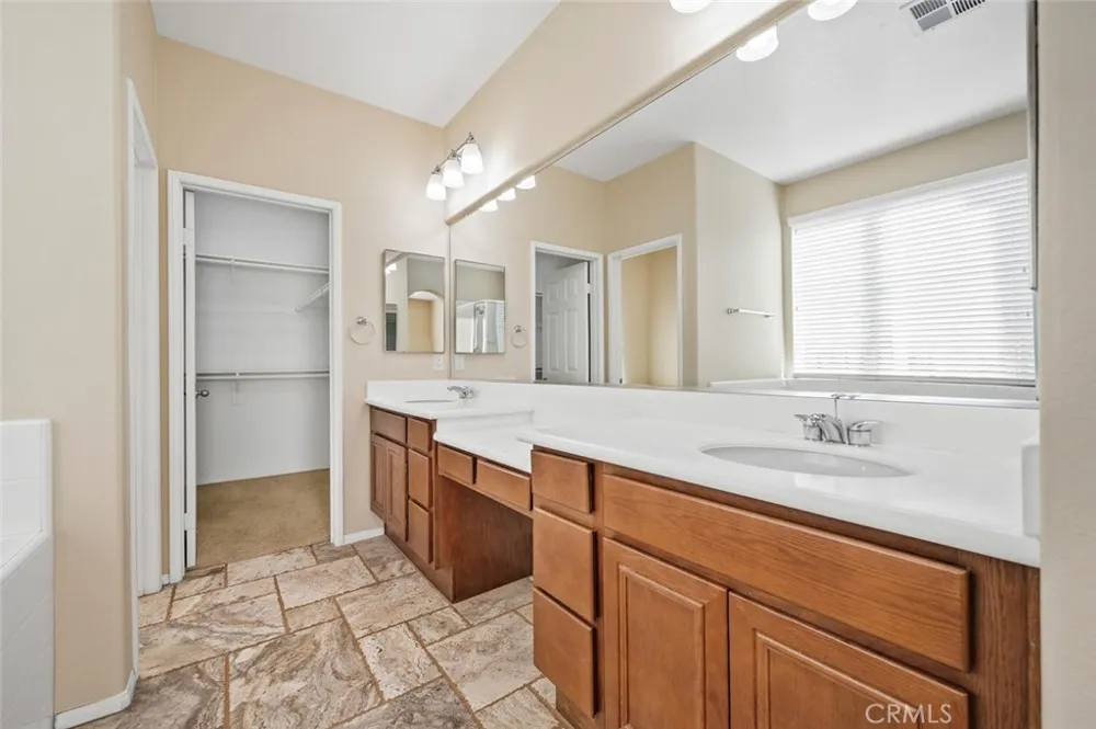 28365 Little Lake Court Menifee, CA 92585