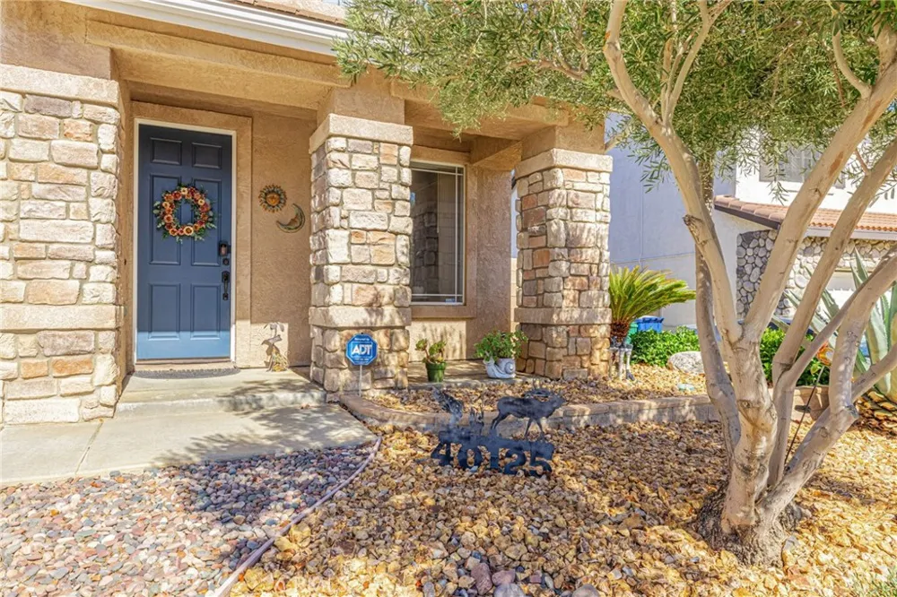 40125 Watford Way Palmdale, CA 93551