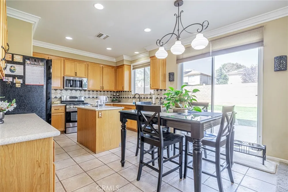 40125 Watford Way Palmdale, CA 93551