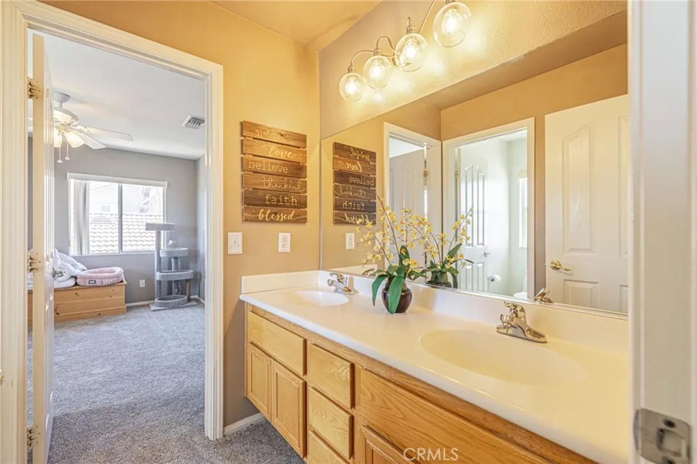 40125 Watford Way Palmdale, CA 93551