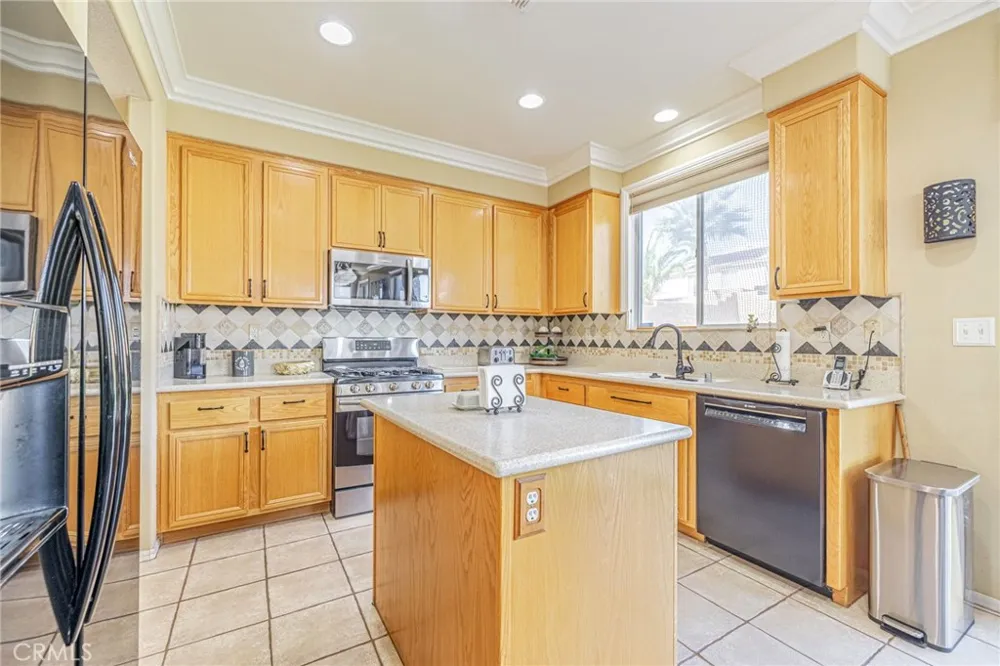 40125 Watford Way Palmdale, CA 93551