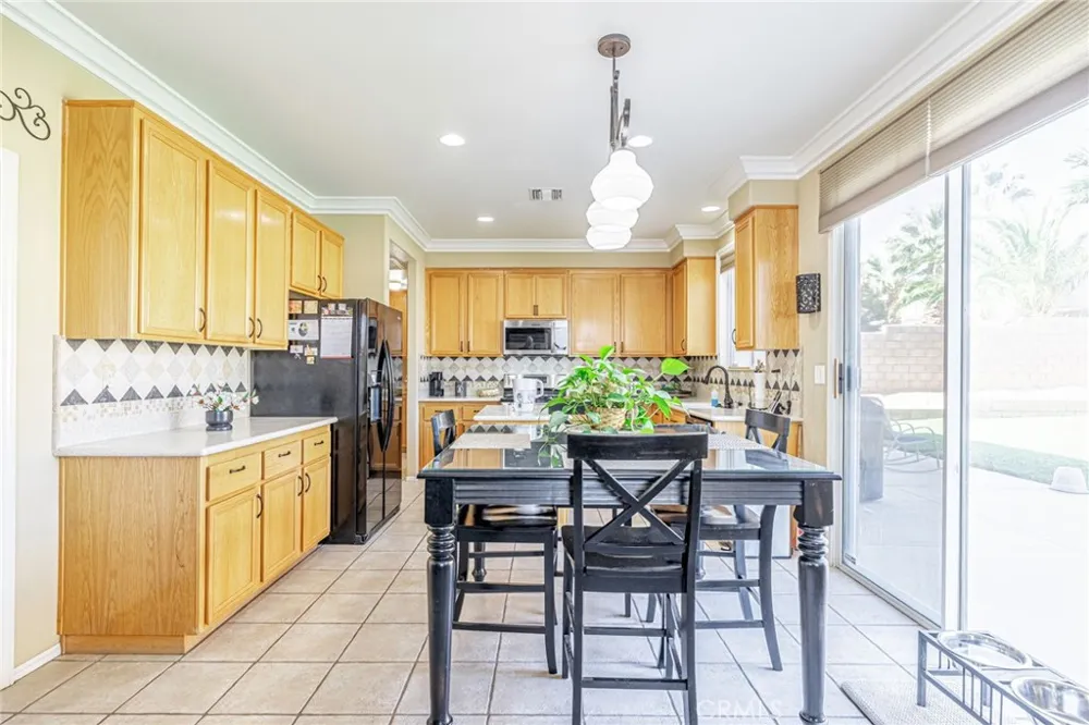 40125 Watford Way Palmdale, CA 93551