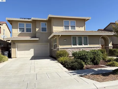575 W Strauss Dr