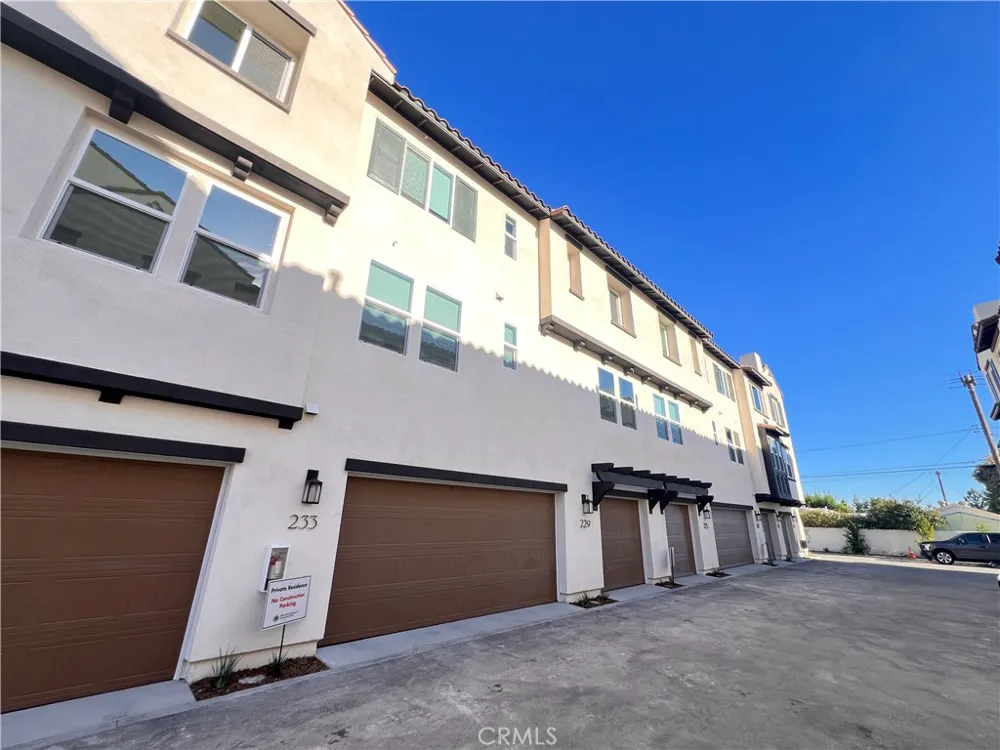 229 Stillwater Claremont, CA 91711