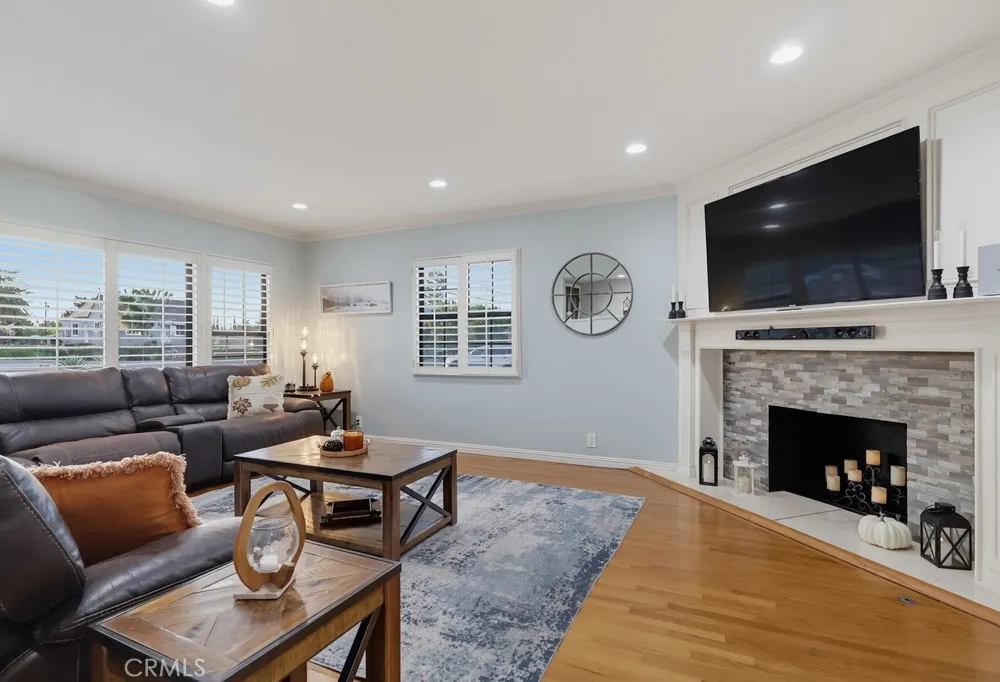 10904 La Mirada Boulevard Whittier, CA 90604