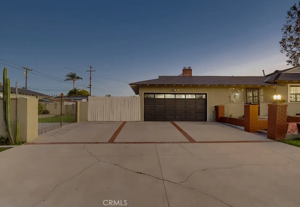 10904 La Mirada Boulevard Whittier, CA 90604