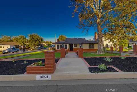 10904 La Mirada Boulevard