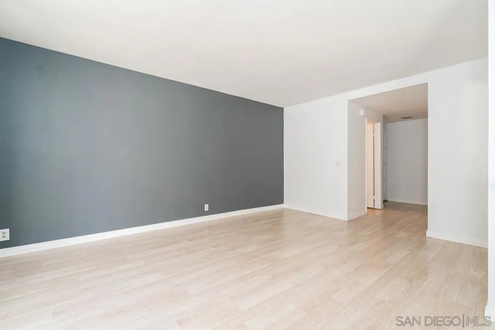 8268 Gilman Dr #9 La Jolla, CA 92037
