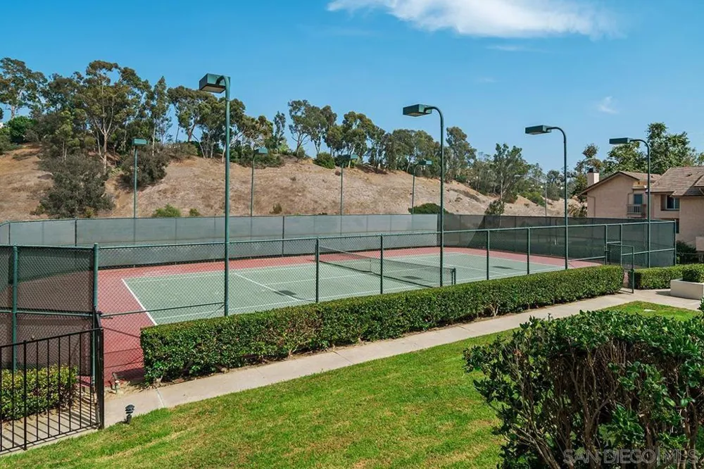 8268 Gilman Dr #9 La Jolla, CA 92037