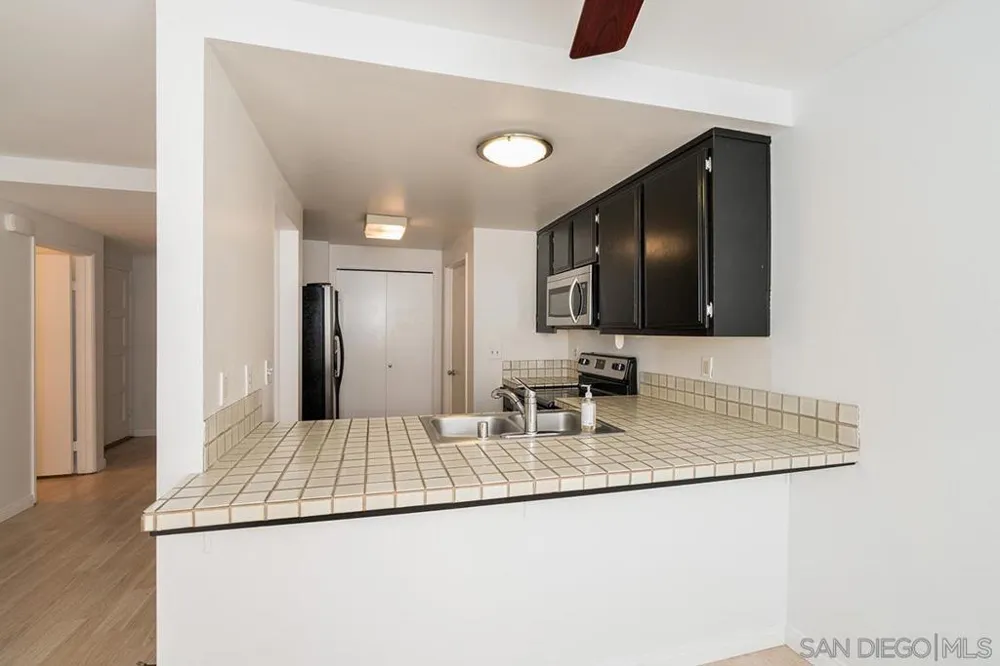 8268 Gilman Dr #9 La Jolla, CA 92037