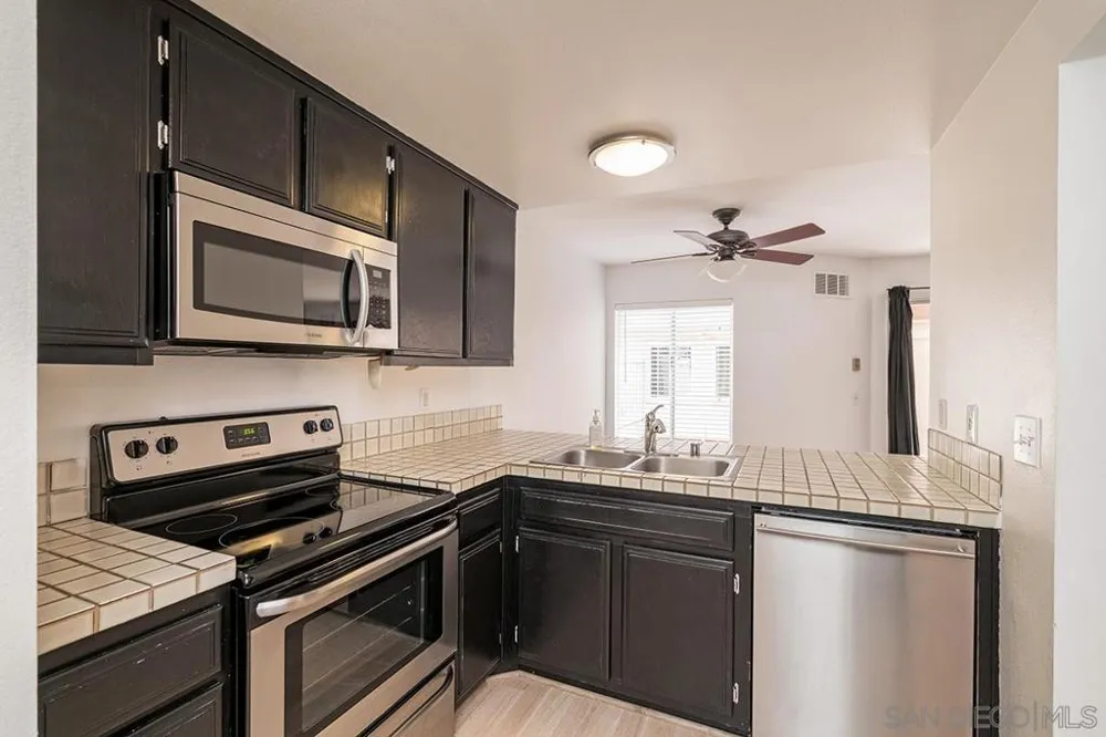 8268 Gilman Dr #9 La Jolla, CA 92037