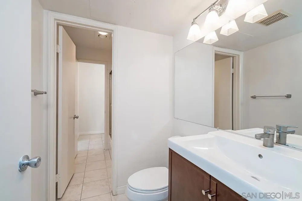 8268 Gilman Dr #9 La Jolla, CA 92037