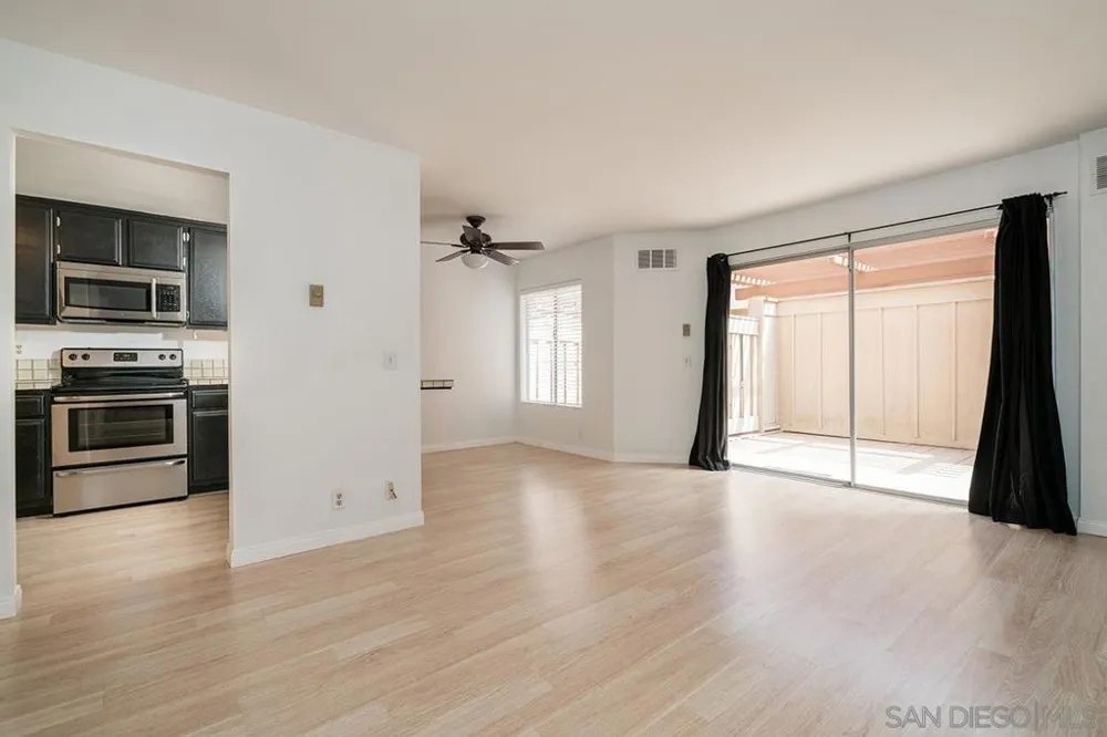 8268 Gilman Dr #9 La Jolla, CA 92037