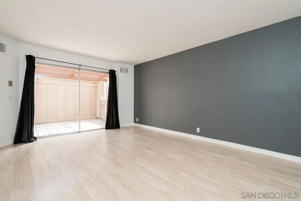 8268 Gilman Dr #9 La Jolla, CA 92037