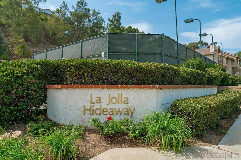 8268 Gilman Dr #9 La Jolla, CA 92037