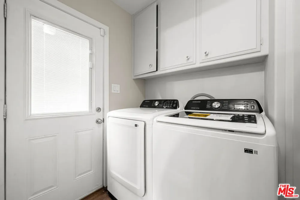 14034 Valerio Street Van Nuys, CA 91405