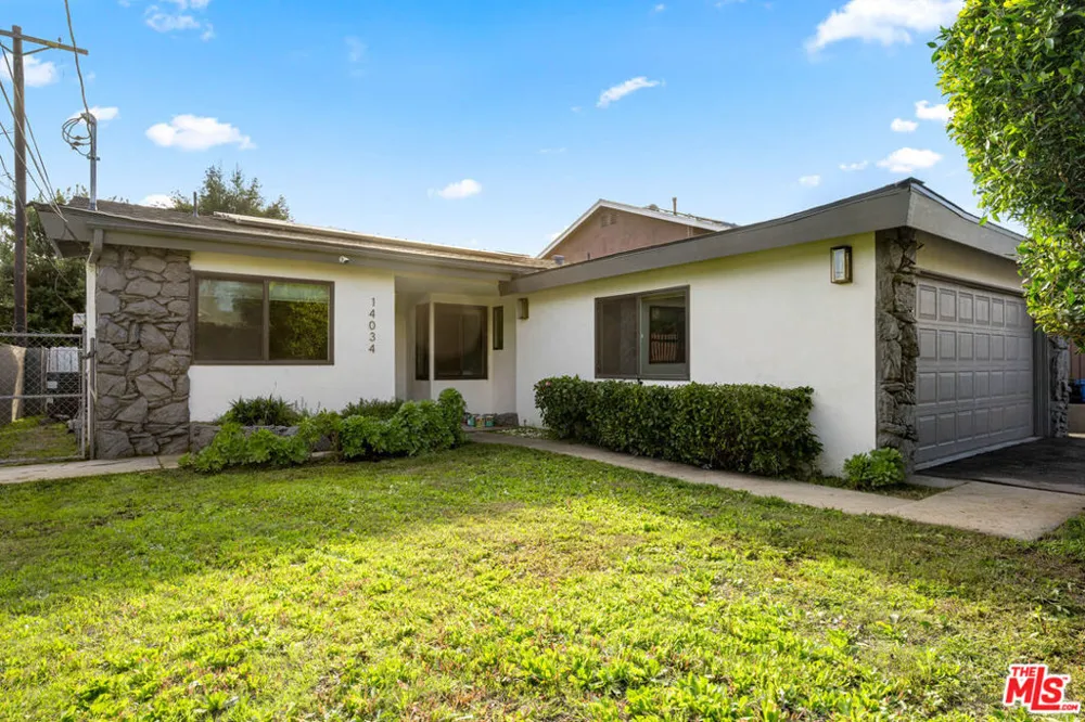 14034 Valerio Street Van Nuys, CA 91405