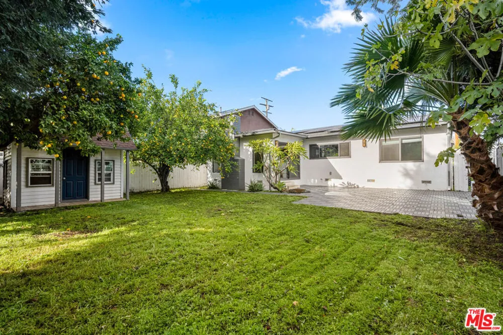 14034 Valerio Street Van Nuys, CA 91405