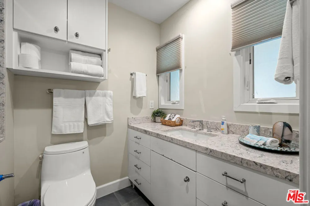 14034 Valerio Street Van Nuys, CA 91405